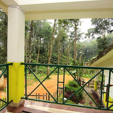 Oyo 4651 Woodpecker Resort Munnar Eksteriør billede